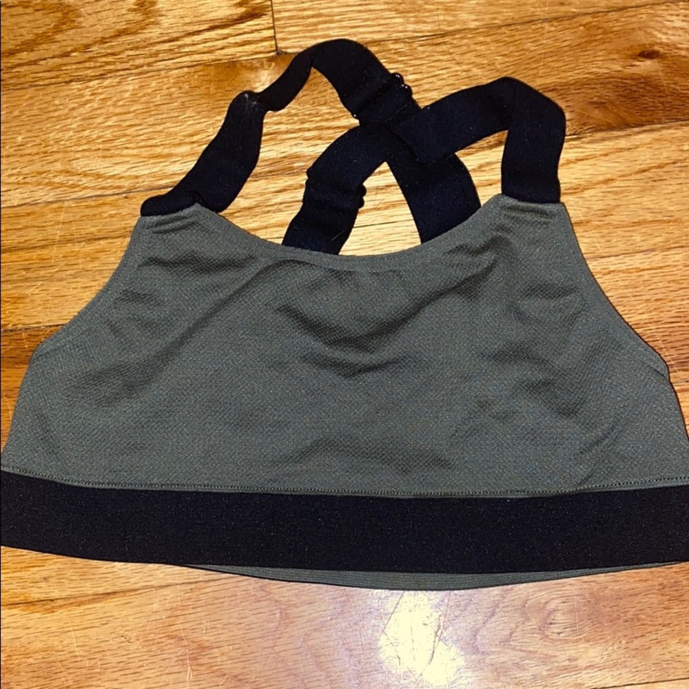 Very stretchy Sports bra (no padding)